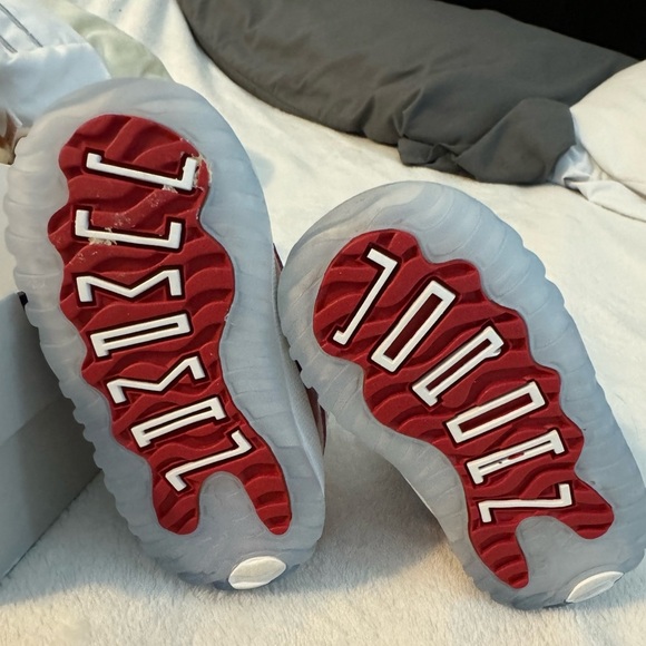 Jordan cherry 11's INFANT - Picture 3 of 3